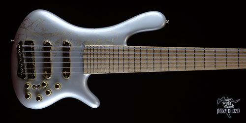 JERZY DROZD Trifid Nebula bass guitar body view