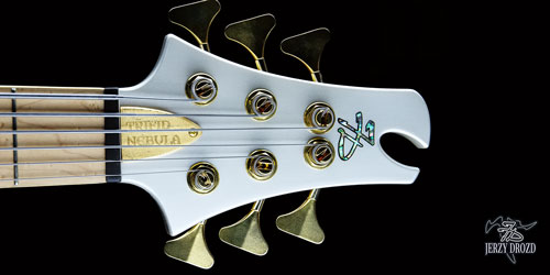 JERZY DROZD Trifid Nebula bass headstock view