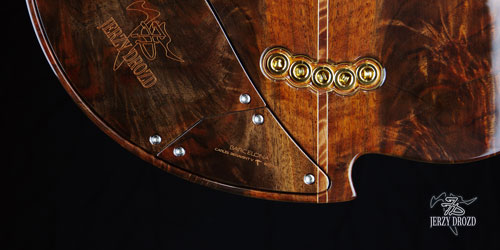 JERZY DROZD Deserto Rosso rear view of back cover plate and croch 