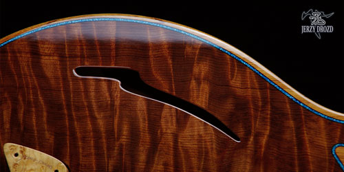 JERZY DROZD Deserto Rosso view of "f" hole and purfling