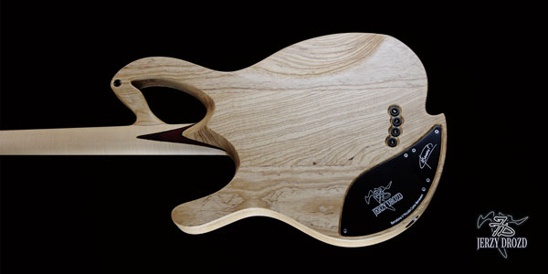 Barcelona Carles Benavent Piccolo bass guitar body rear view